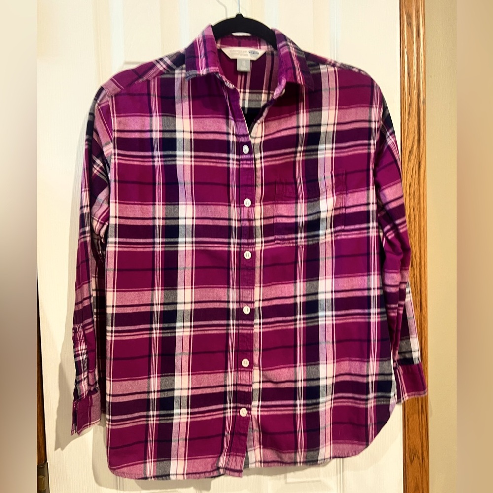 The Boyfriend shirt from Old Navy Small has shades of pink, purple, navy, cream